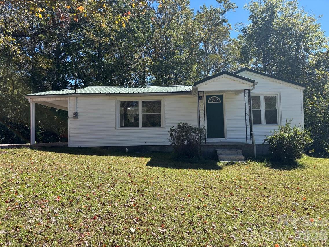 162 Phillips Ln., Spruce Pine, NC 28777