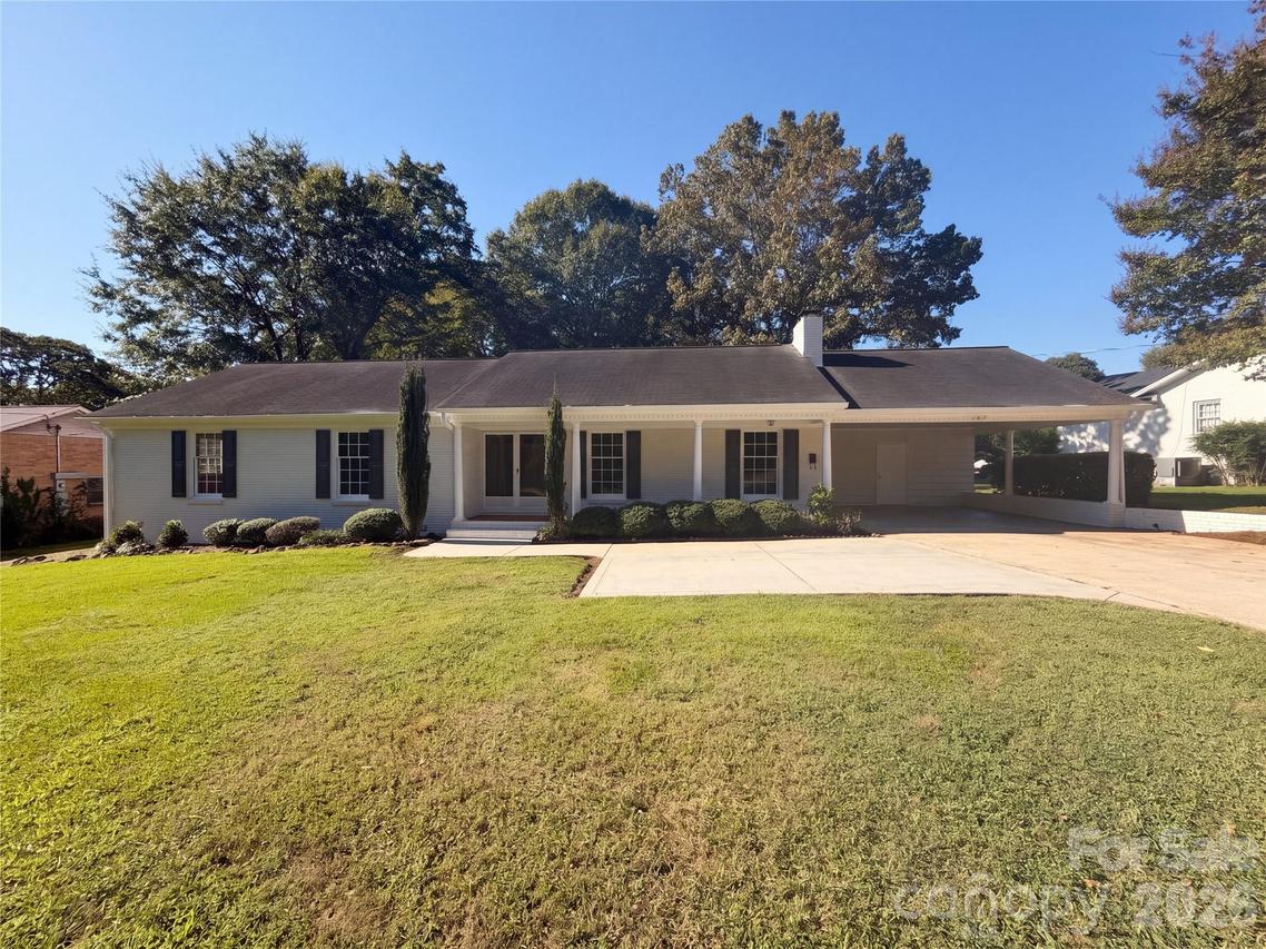 3309 Gardner Park Dr., Gastonia, NC 28054