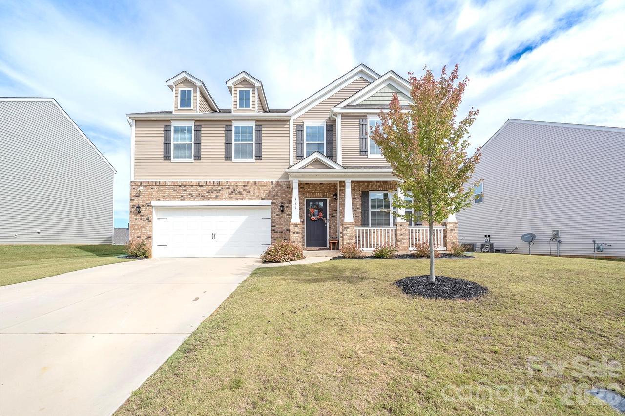 121 Giant Oak Ave., Statesville, NC 28677