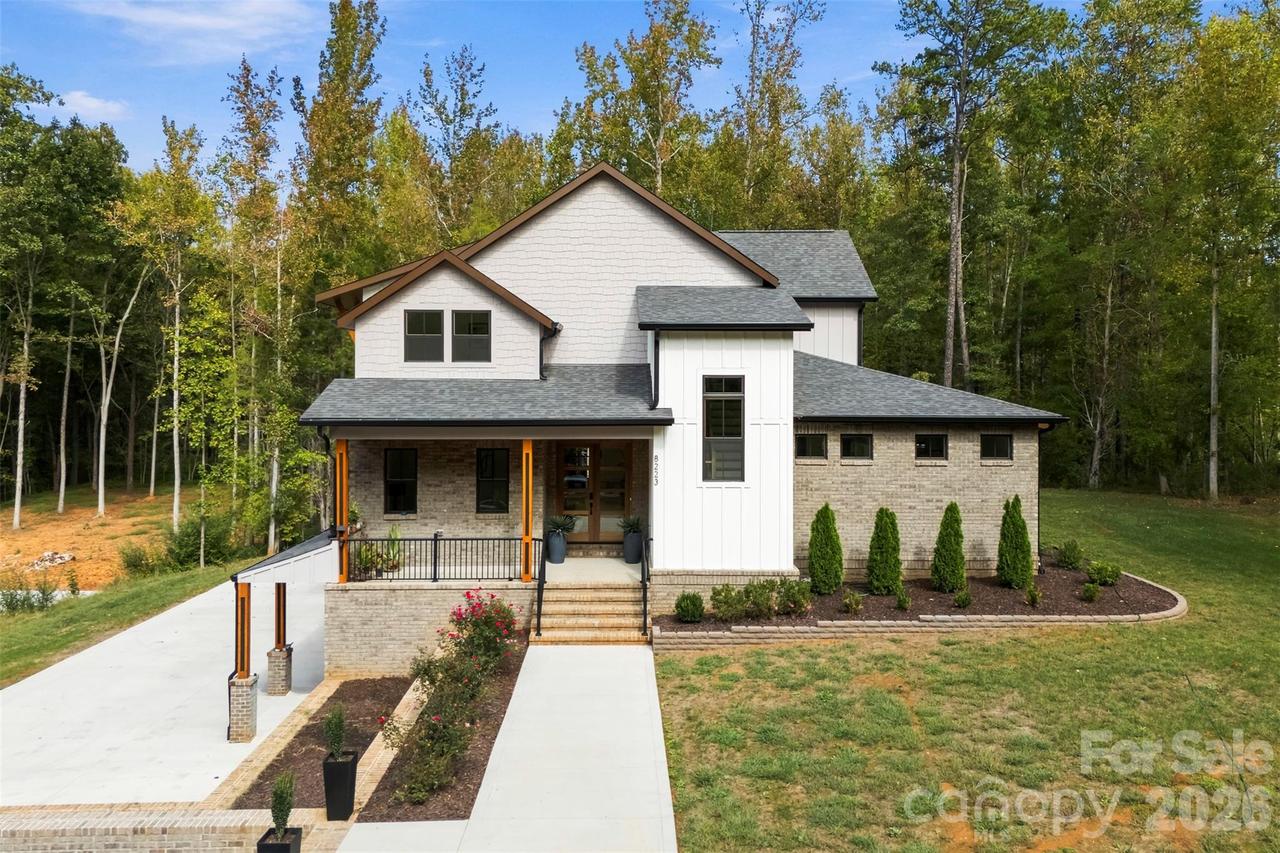 8223 Max Meadows Dr., Charlotte, NC 28227