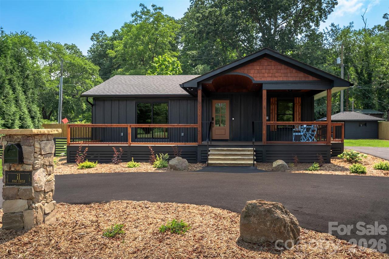 11 Pine Cir., Black Mountain, NC 28711