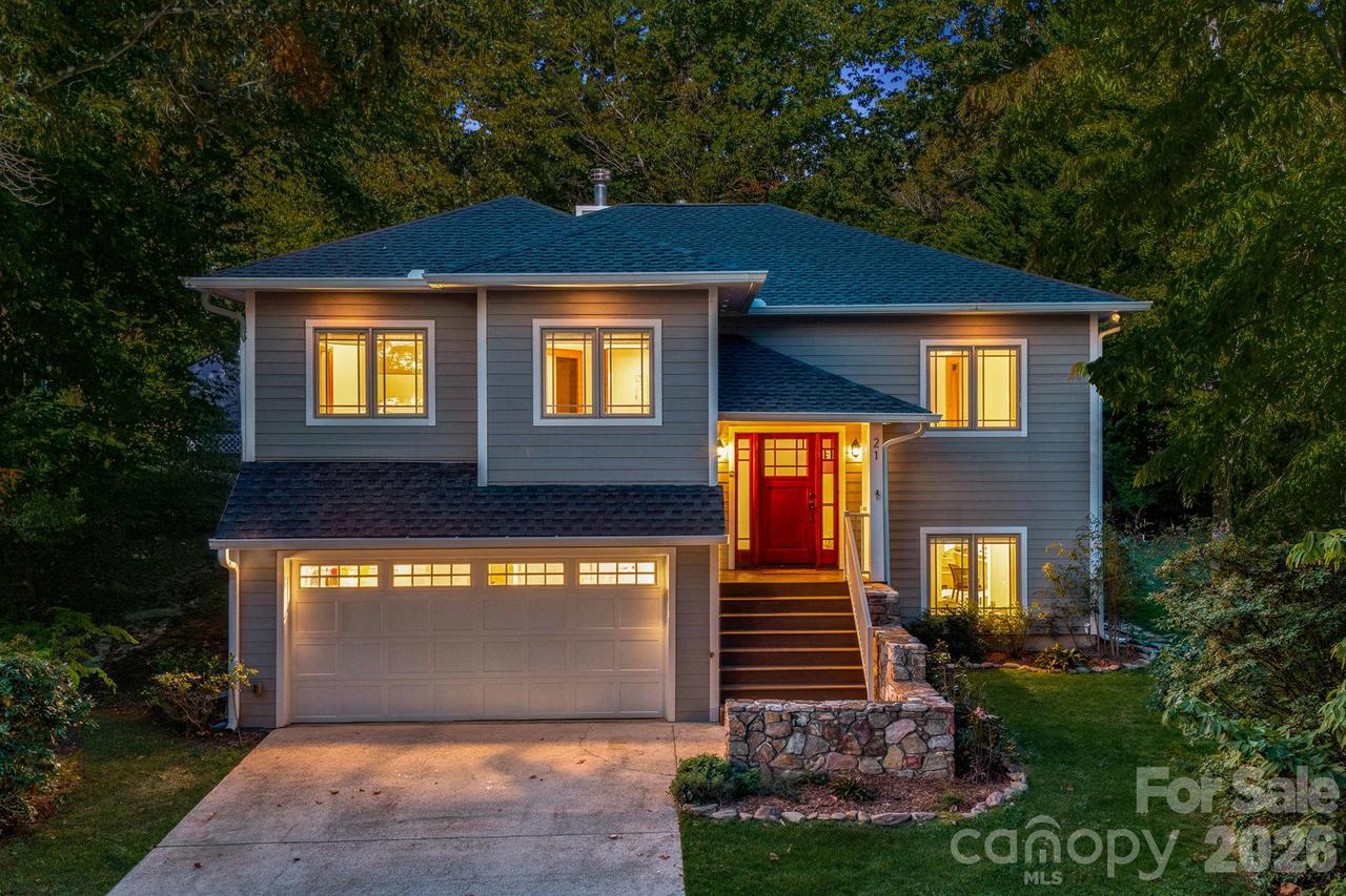 21 Lake Ave., Black Mountain, NC 28711