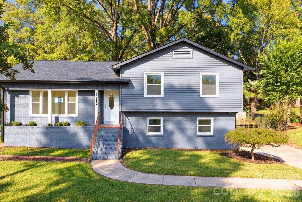 1827 Edgewater Dr., Charlotte, NC 28210