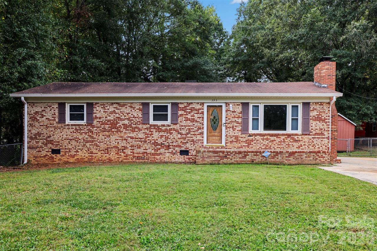 393 Carson Dr., Gastonia, NC 28052