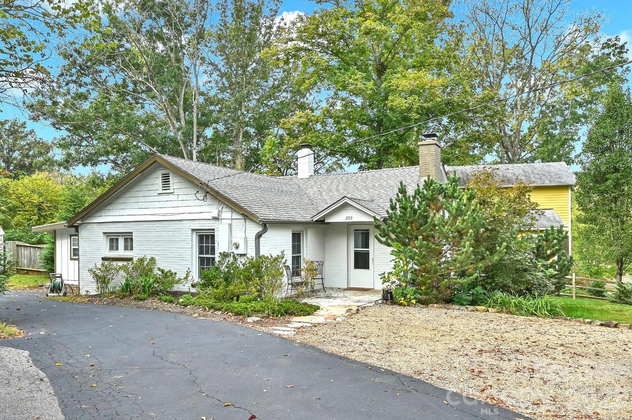 209 Old Haw Creek Rd., Asheville, NC 28805