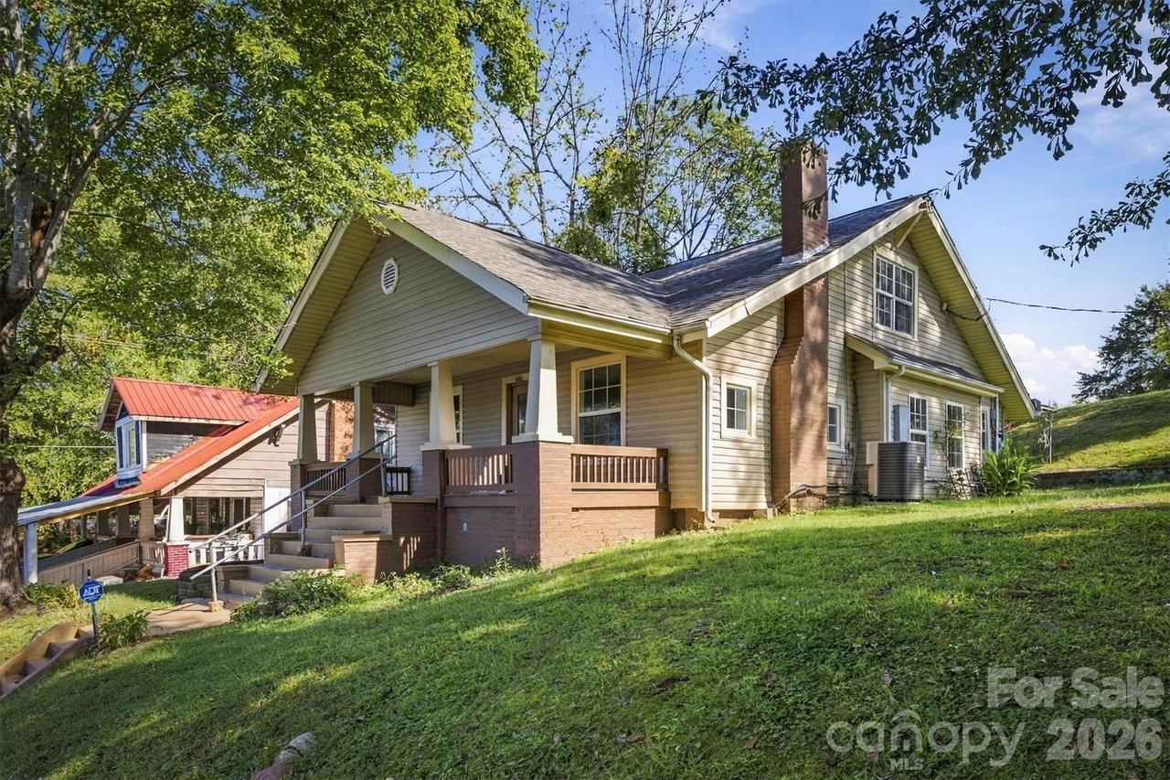 1203 Spainhour St., Lenoir, NC 28645