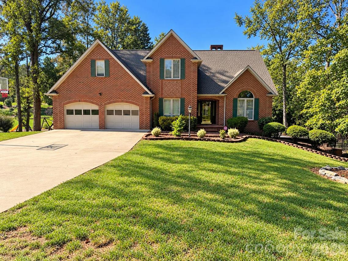 4943 Elmhurst Dr., Hickory, NC 28601