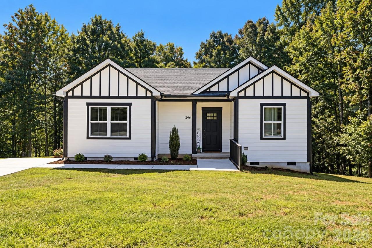 1346 39th Street Cir., Hickory, NC 28602