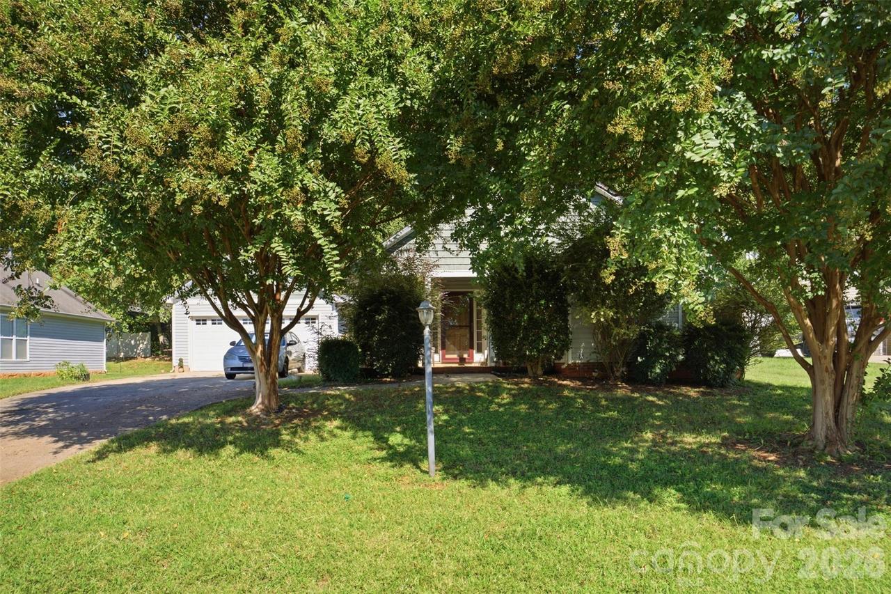 160 Tarrington Dr., Statesville, NC 28625