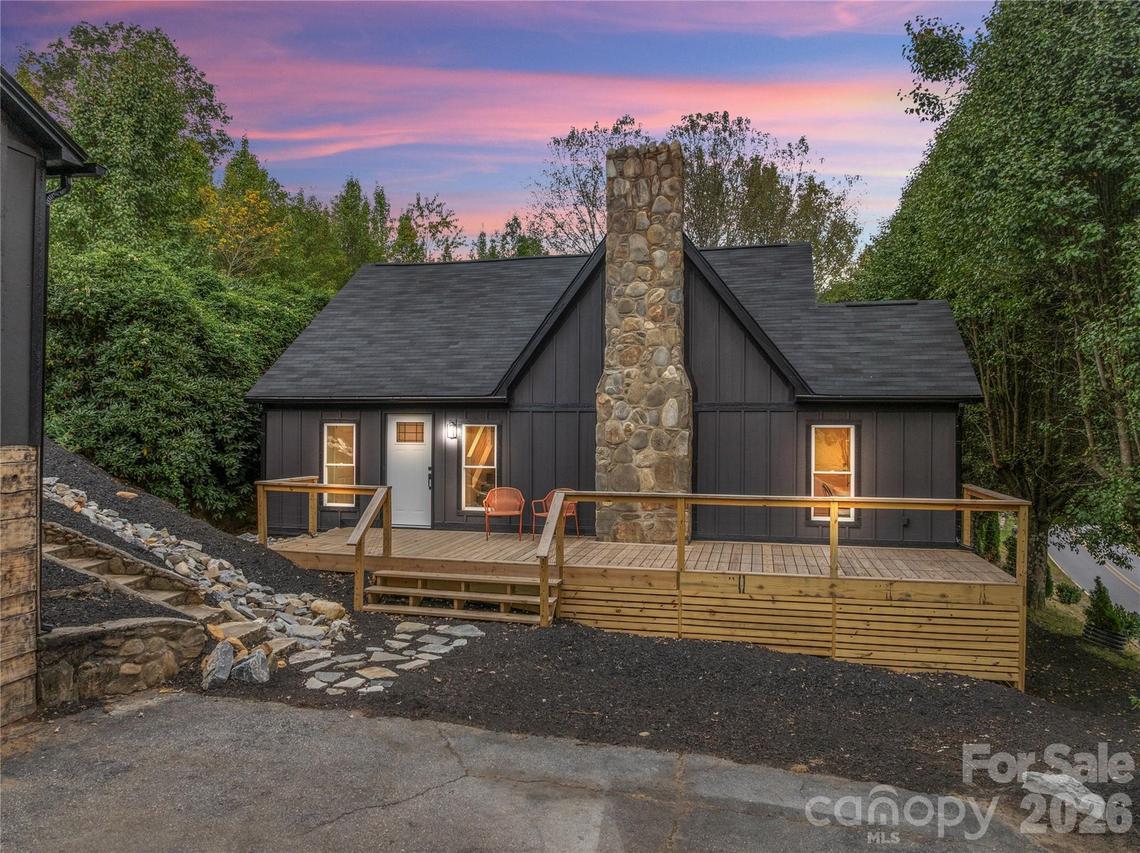 1277 Henson Cove Rd., Canton, NC 28716