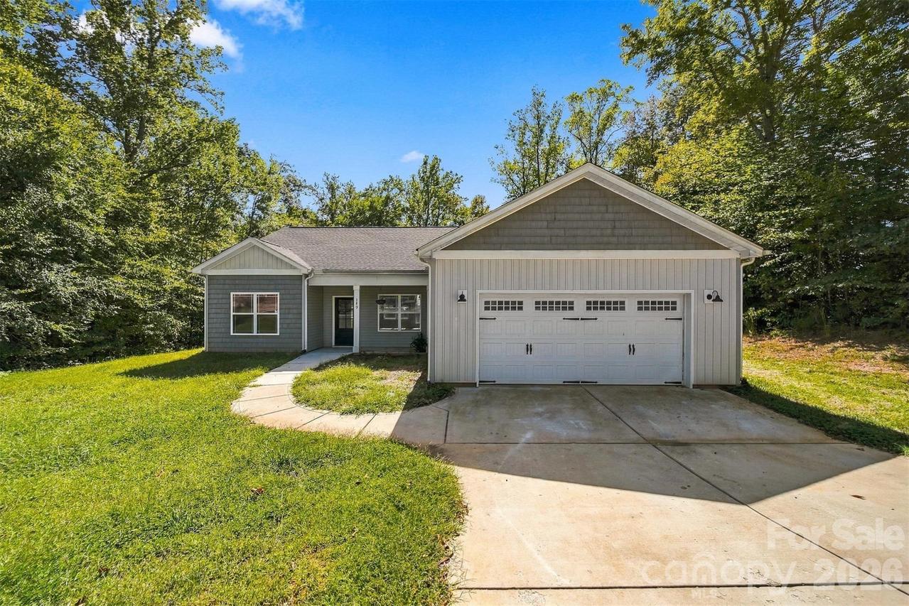189 Sweet Cherry Ln., Stony Point, NC 28678
