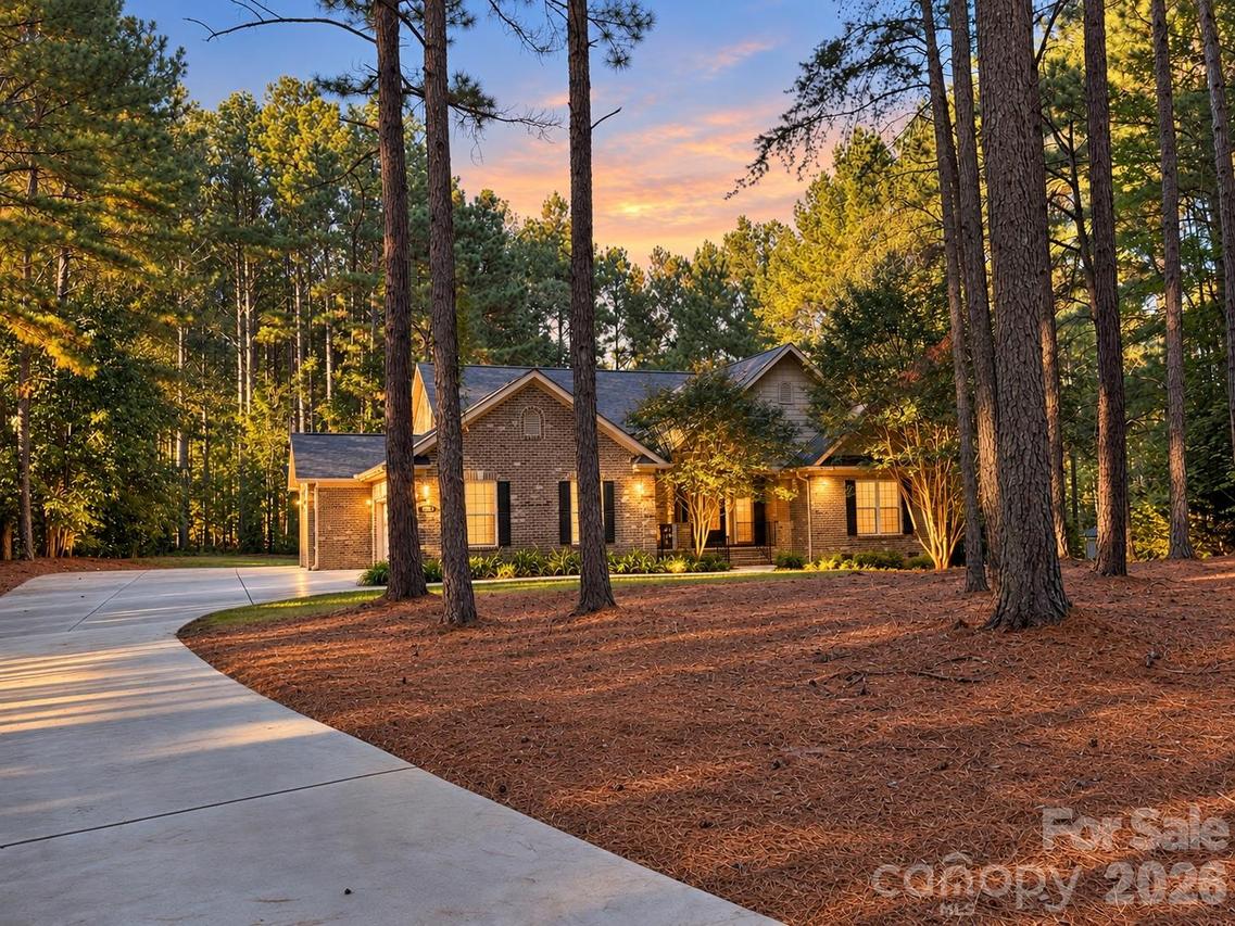 6978 Pebble Bay Dr., Denver, NC 28037