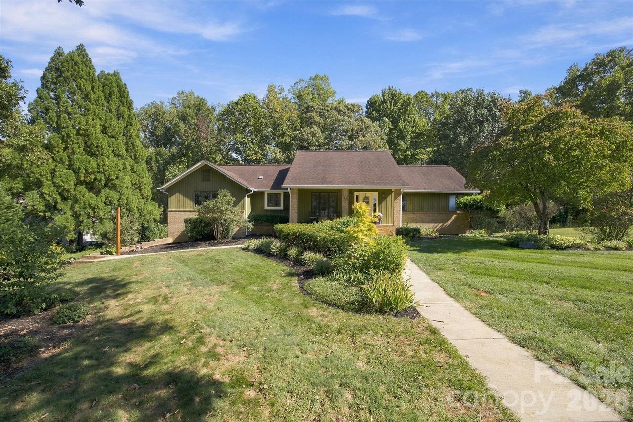 146 Renaissance Pl., Statesville, NC 28625