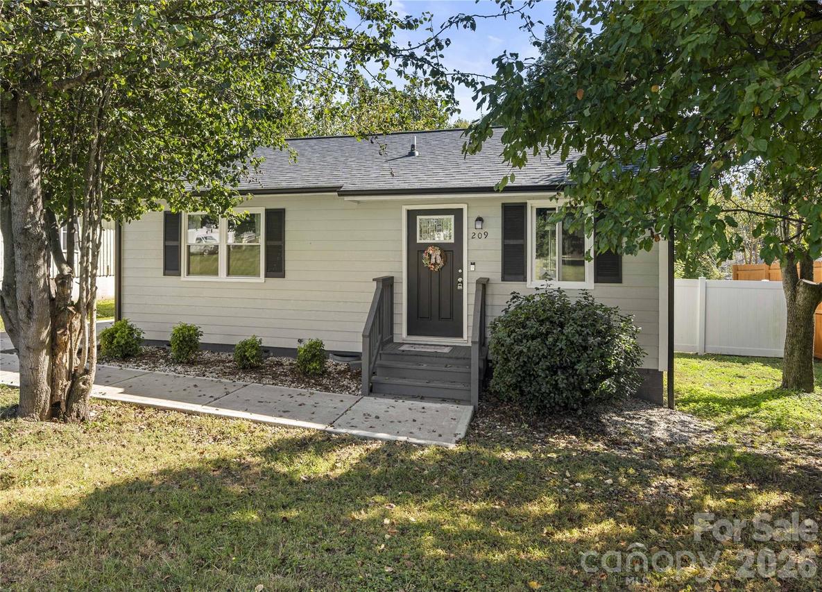 209 Rhyne St., Stanley, NC 28164