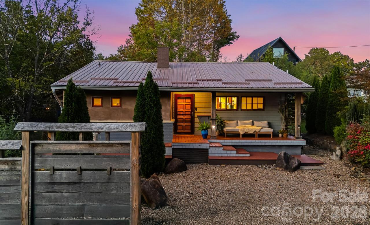 206 West Ln., Brevard, NC 28712