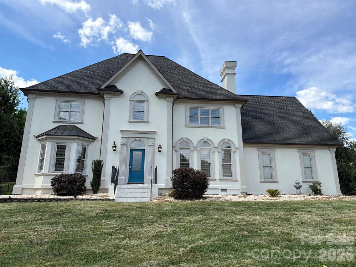 4215 3rd St., Hickory, NC 28601