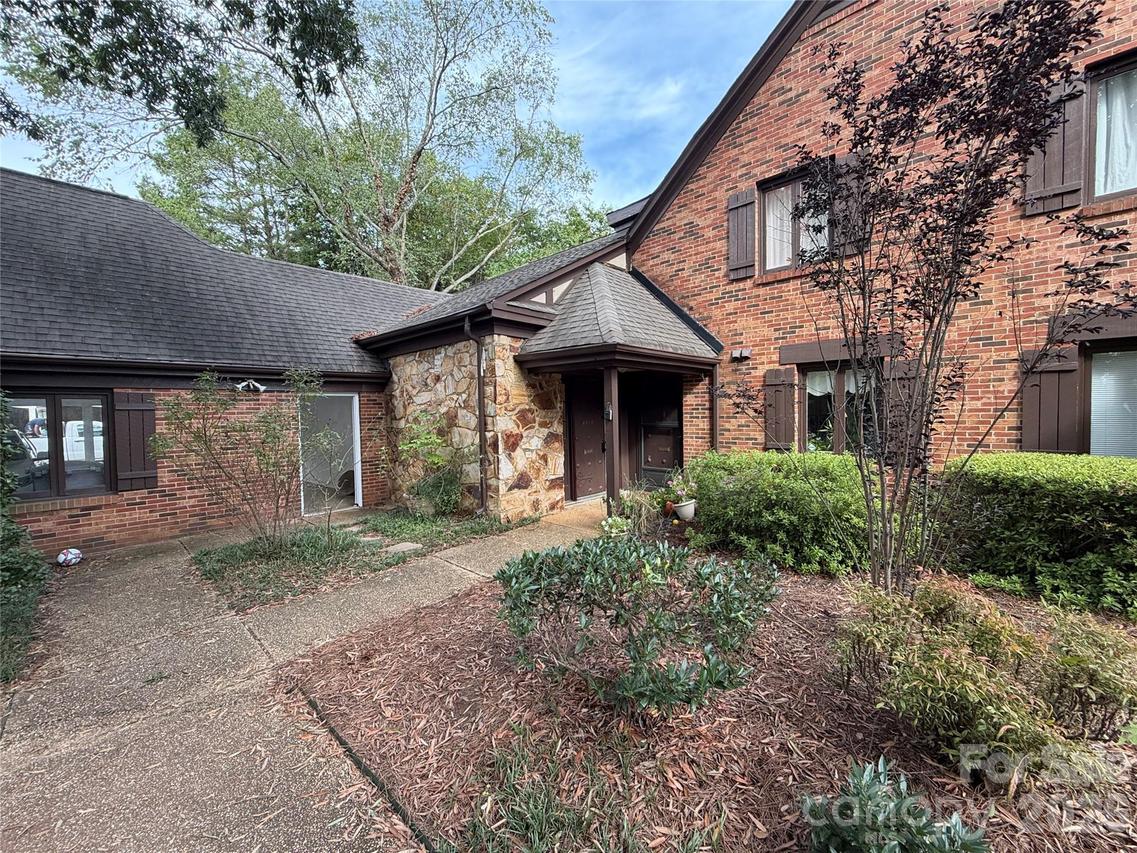 7022 Quail Hill Rd., Charlotte, NC 28210