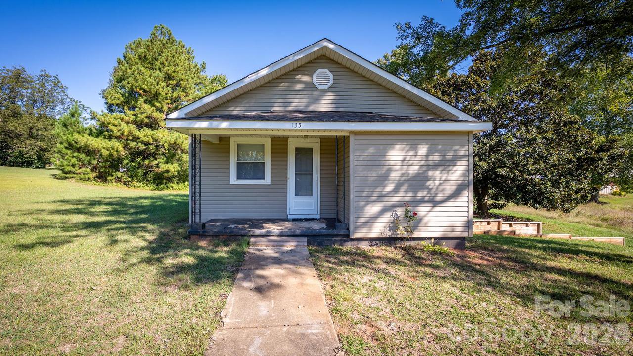 135 Vinson Rd., Statesville, NC 28677