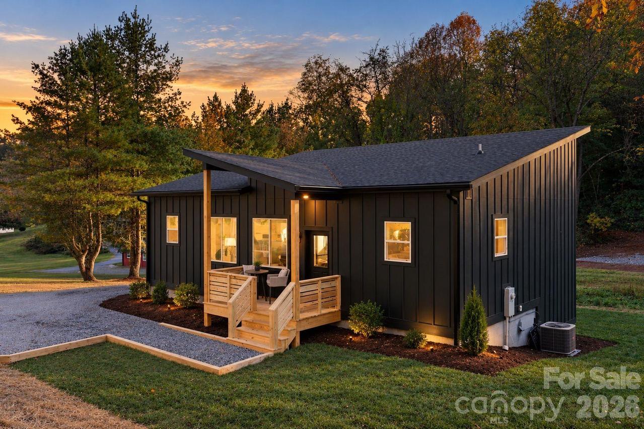 152 Sunnyside Rd., Waynesville, NC 28786