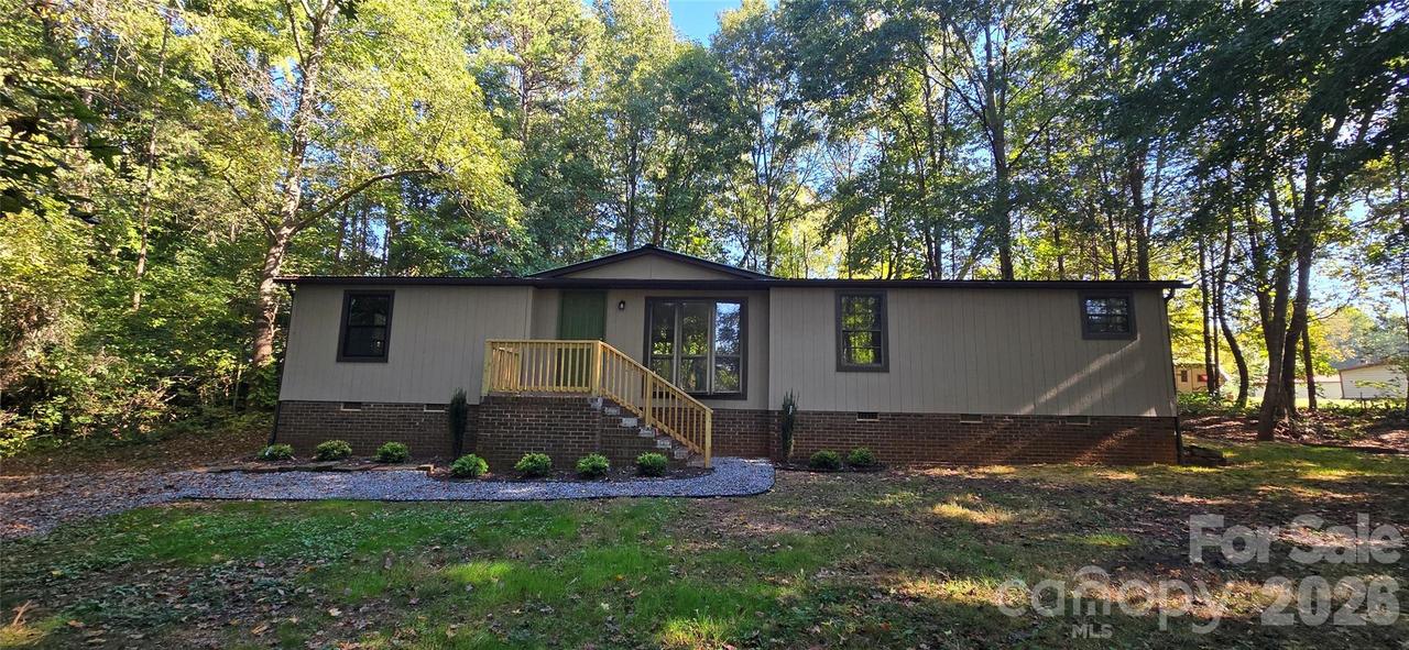 127 Louise Dr., Mooresville, NC 28115