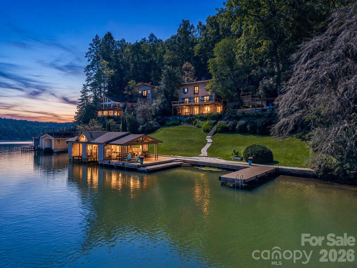 325 Tryon Bay Cir., Lake Lure, NC 28746