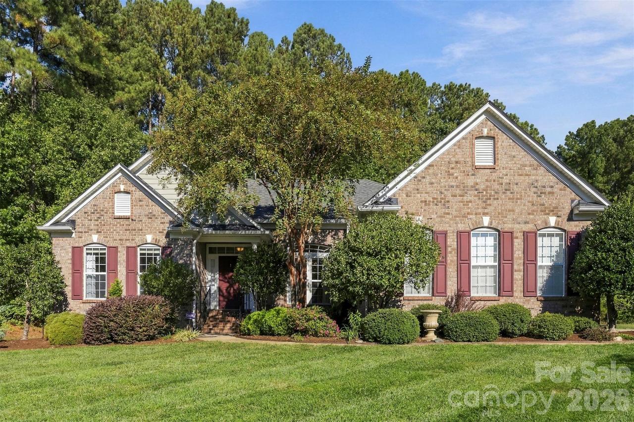205 Woodward Ridge Dr., Mount Holly, NC 28120