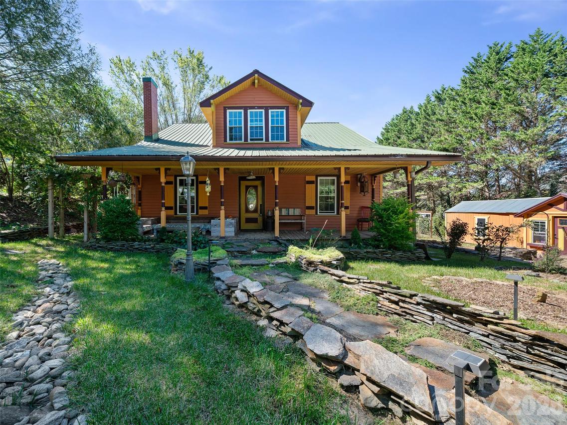 178 Bakers Ln., Bakersville, NC 28705