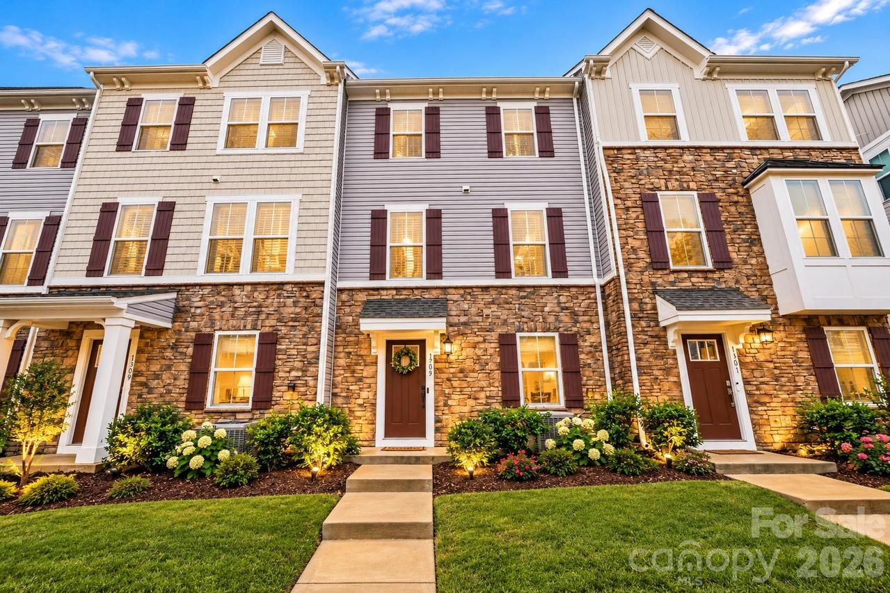 1305 Newell Towns Ln., Charlotte, NC 28262