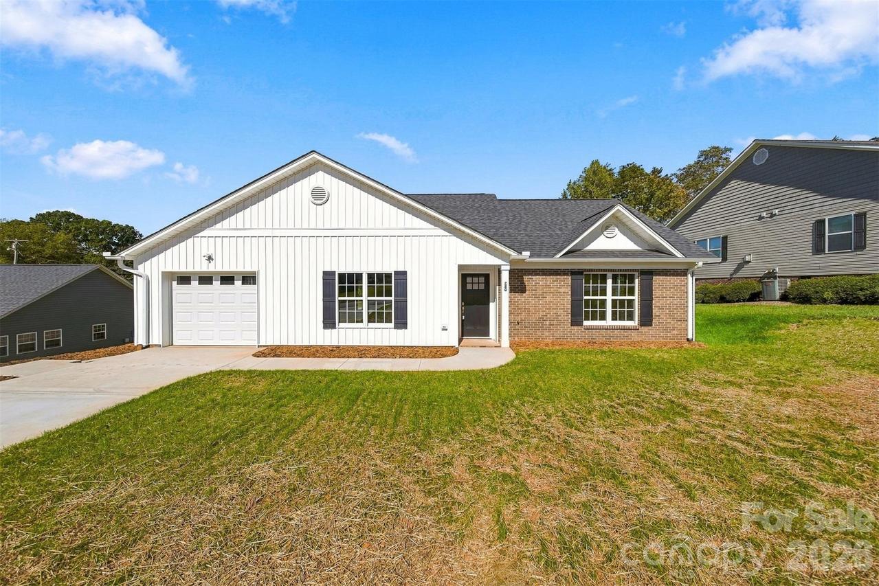 220 Abee St., Morganton, NC 28655