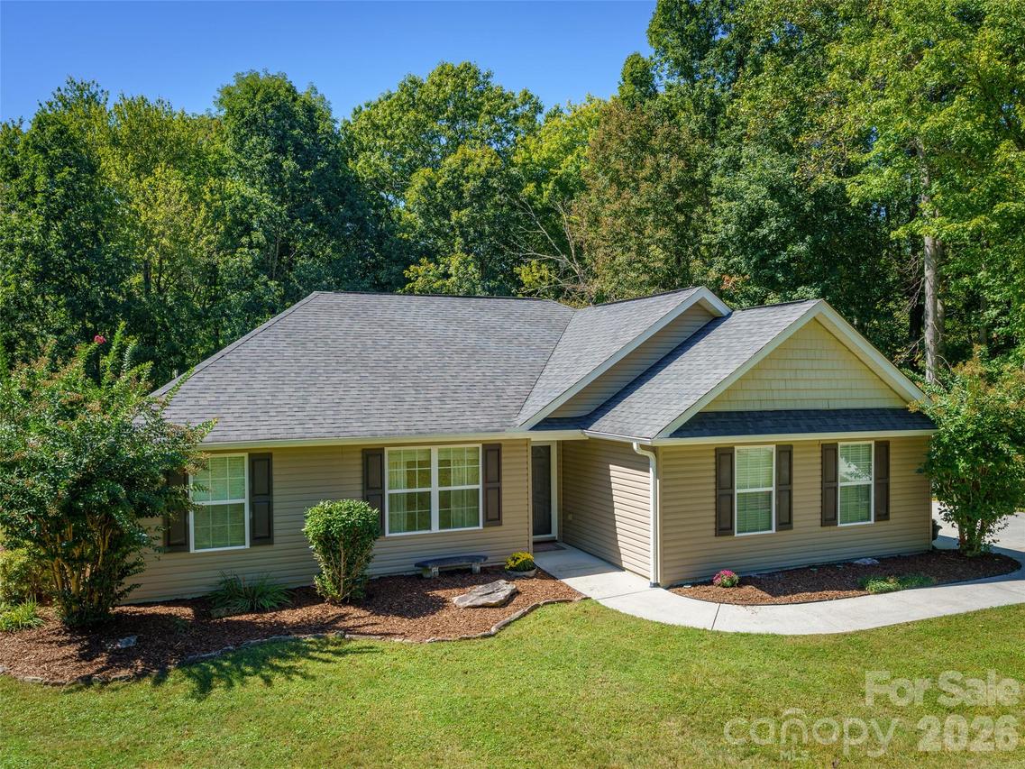 202 Hondah Rd., Brevard, NC 28712