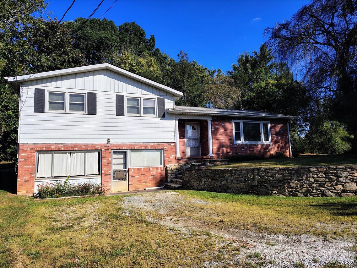 69 Alexander Rd., Weaverville, NC 28787
