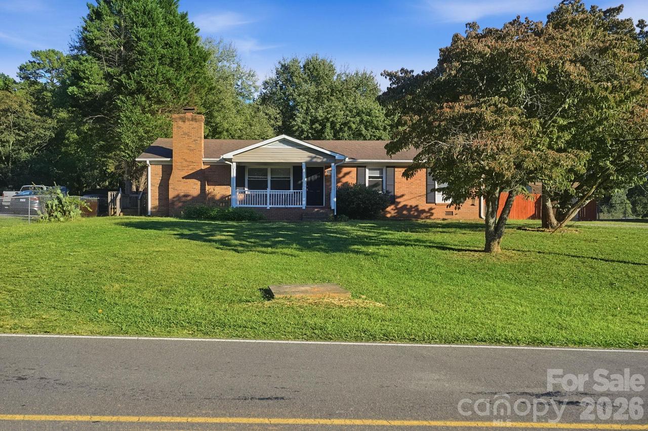 1316 Mayberry Rd., Dallas, NC 28034