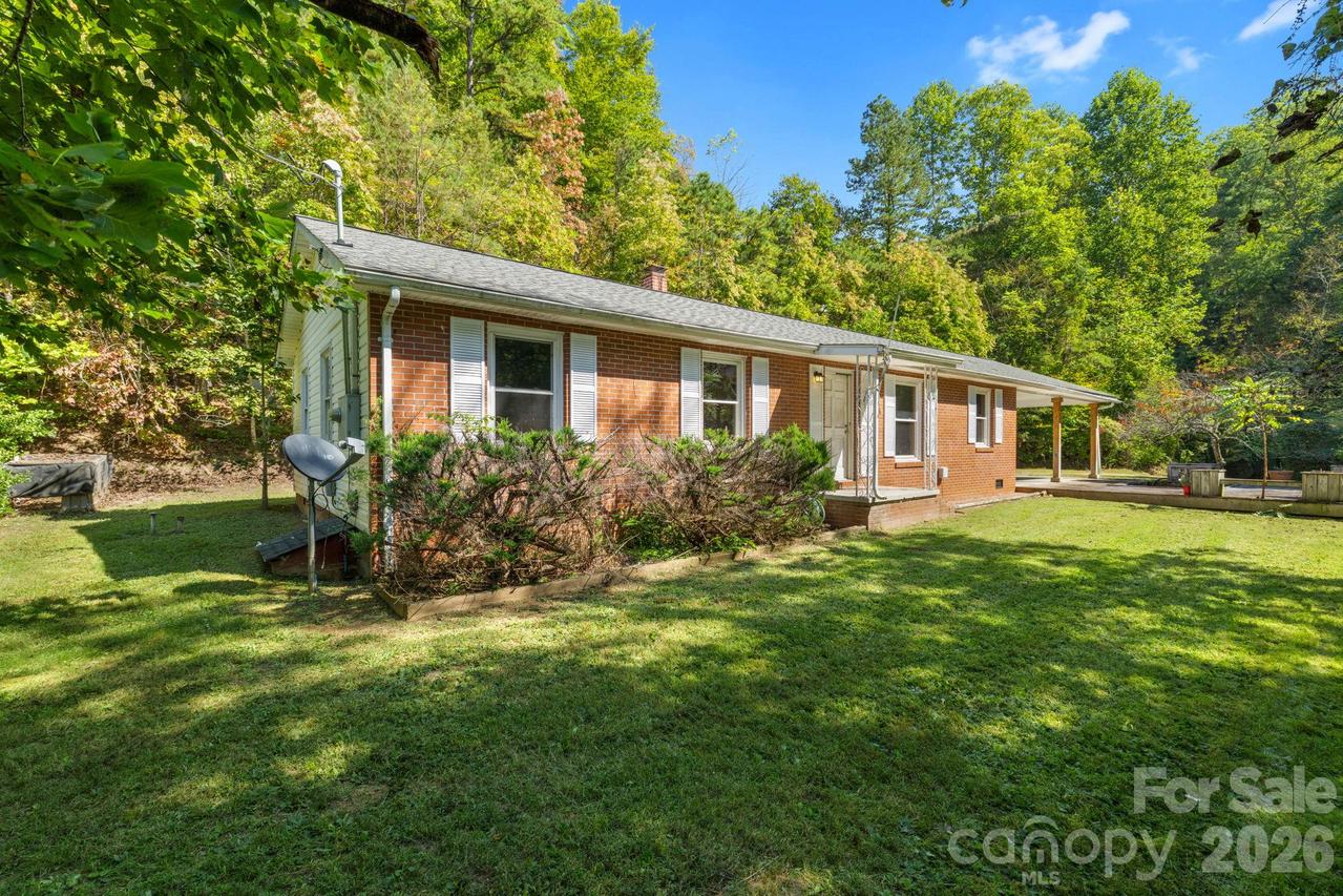 103 Early Deitz Rd., Sylva, NC 28779