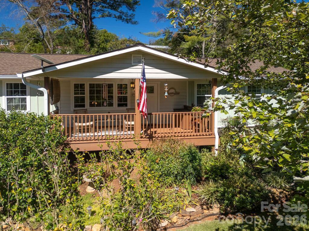 115 Rolling Hills Dr., Franklin, NC 28734