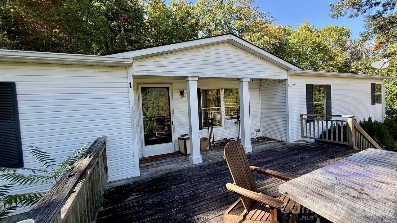 898 Rock Creek Rd., Burnsville, NC 28714