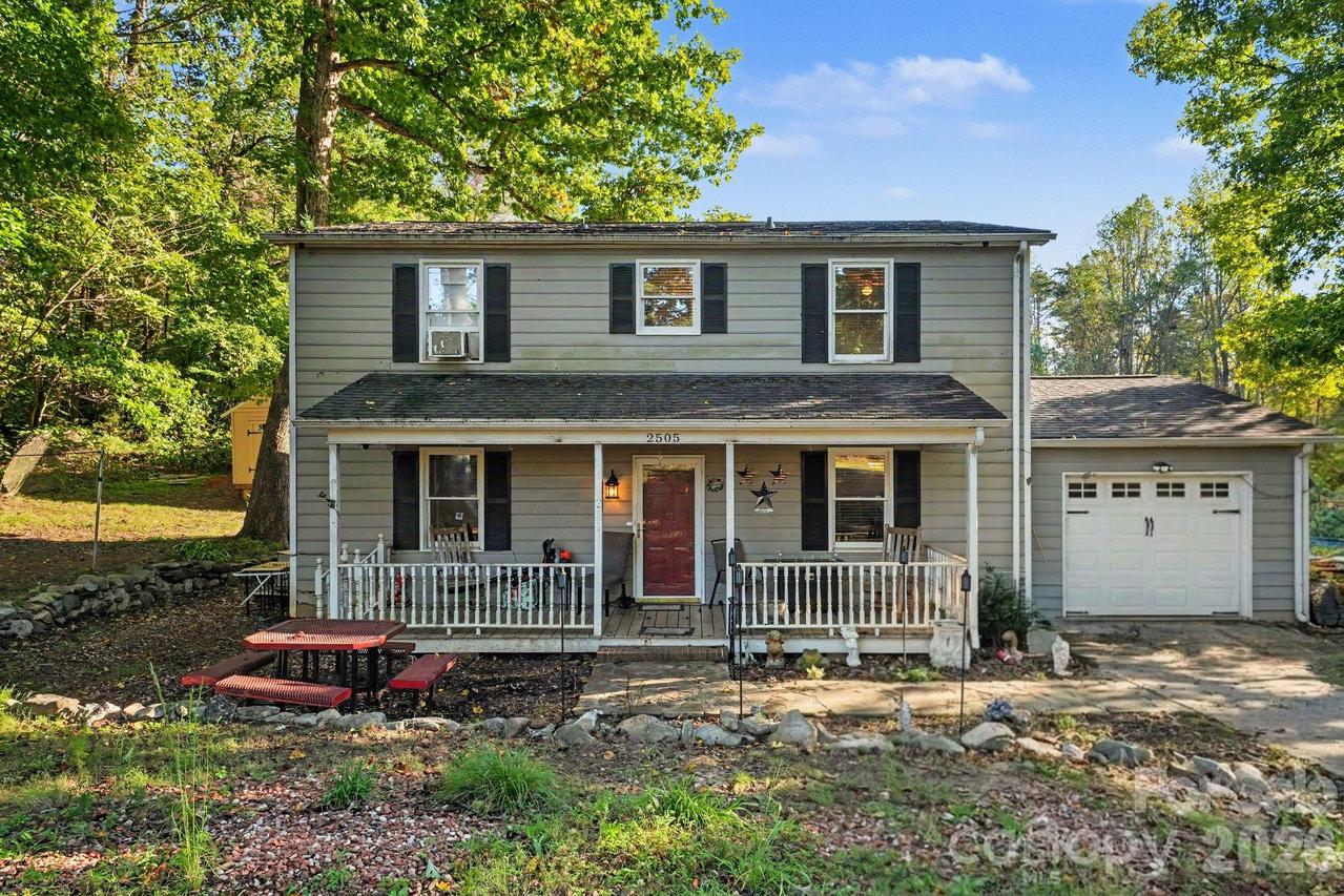 2505 Point St., Claremont, NC 28610