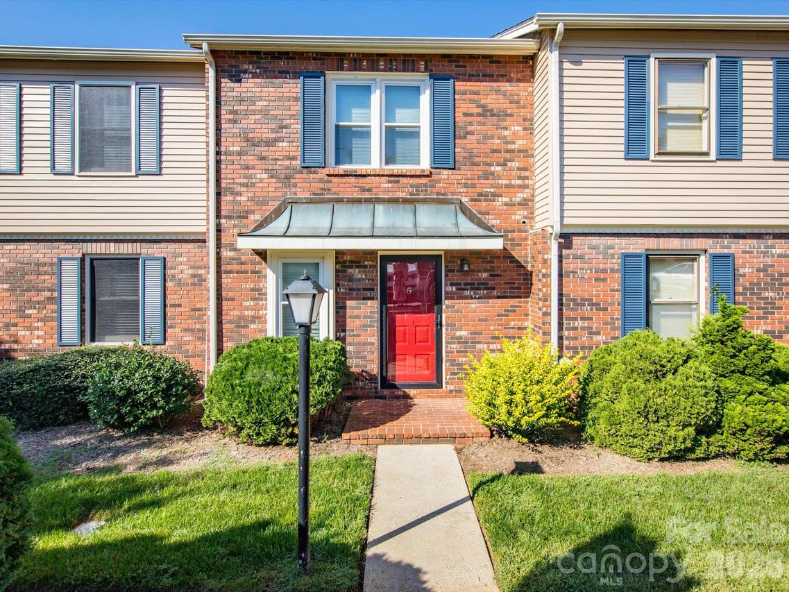 2705 N Center St., Hickory, NC 28601