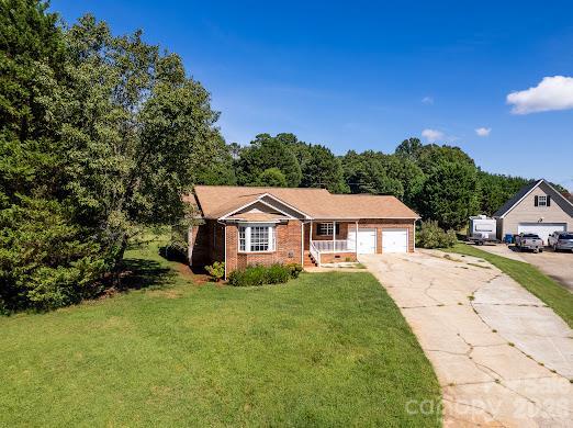 2065 Gary Ln., Hickory, NC 28602