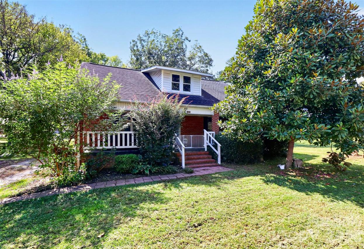 8512 E Franklin St., Mount Pleasant, NC 28124