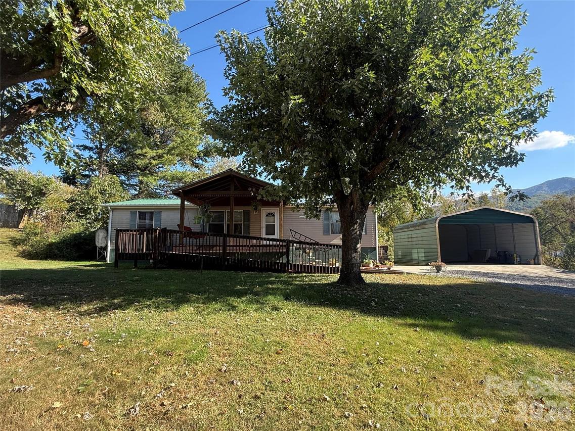97 Fair Haven Dr., Burnsville, NC 28714