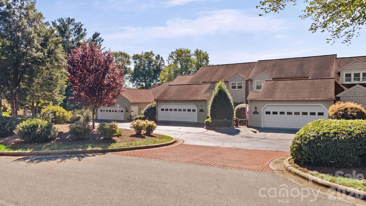 122 Warwicke Pl., Advance, NC 27006