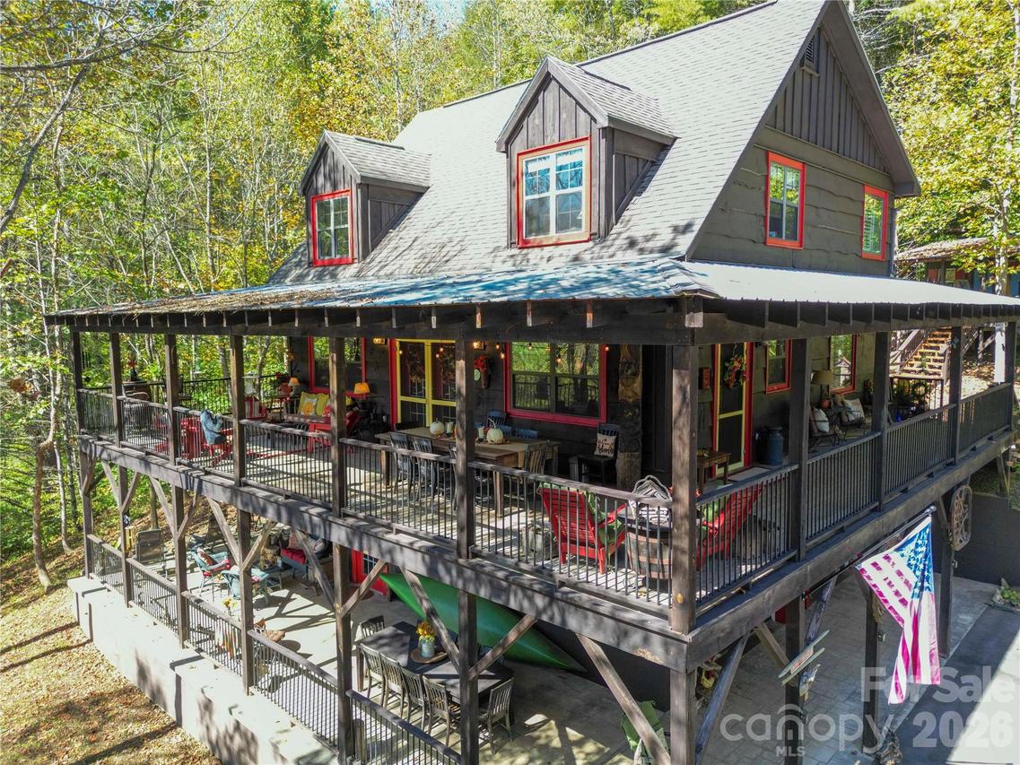 111 Elkhound Rd., Waynesville, NC 28785