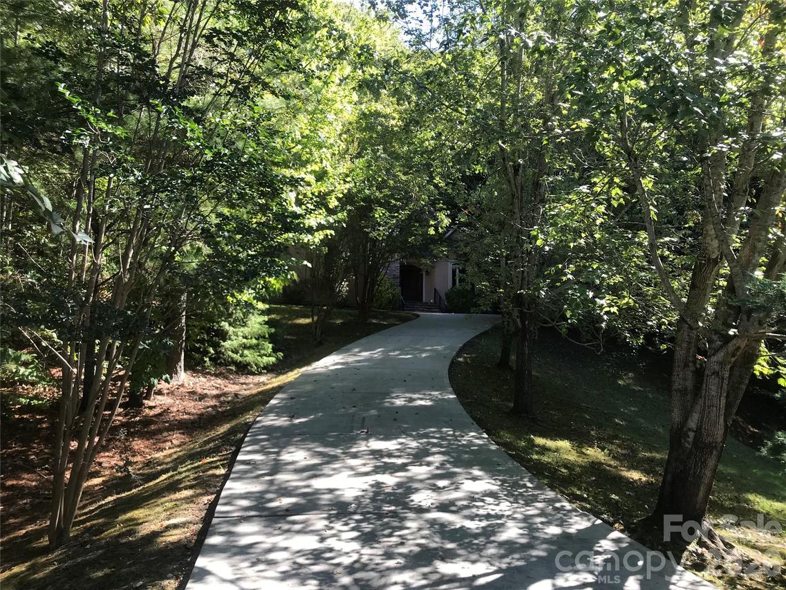 107 Twin Courts Dr., Weaverville, NC 28787