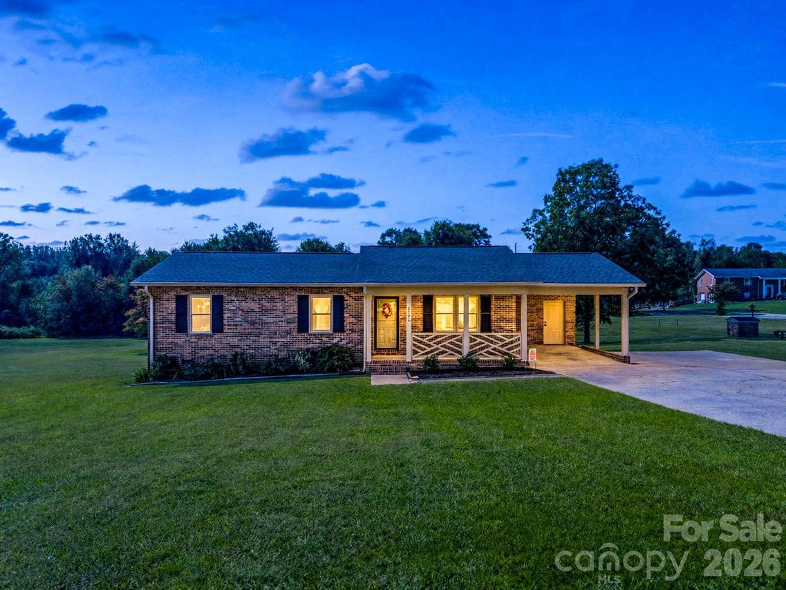 2196 Ferry Rd., Mooresboro, NC 28114