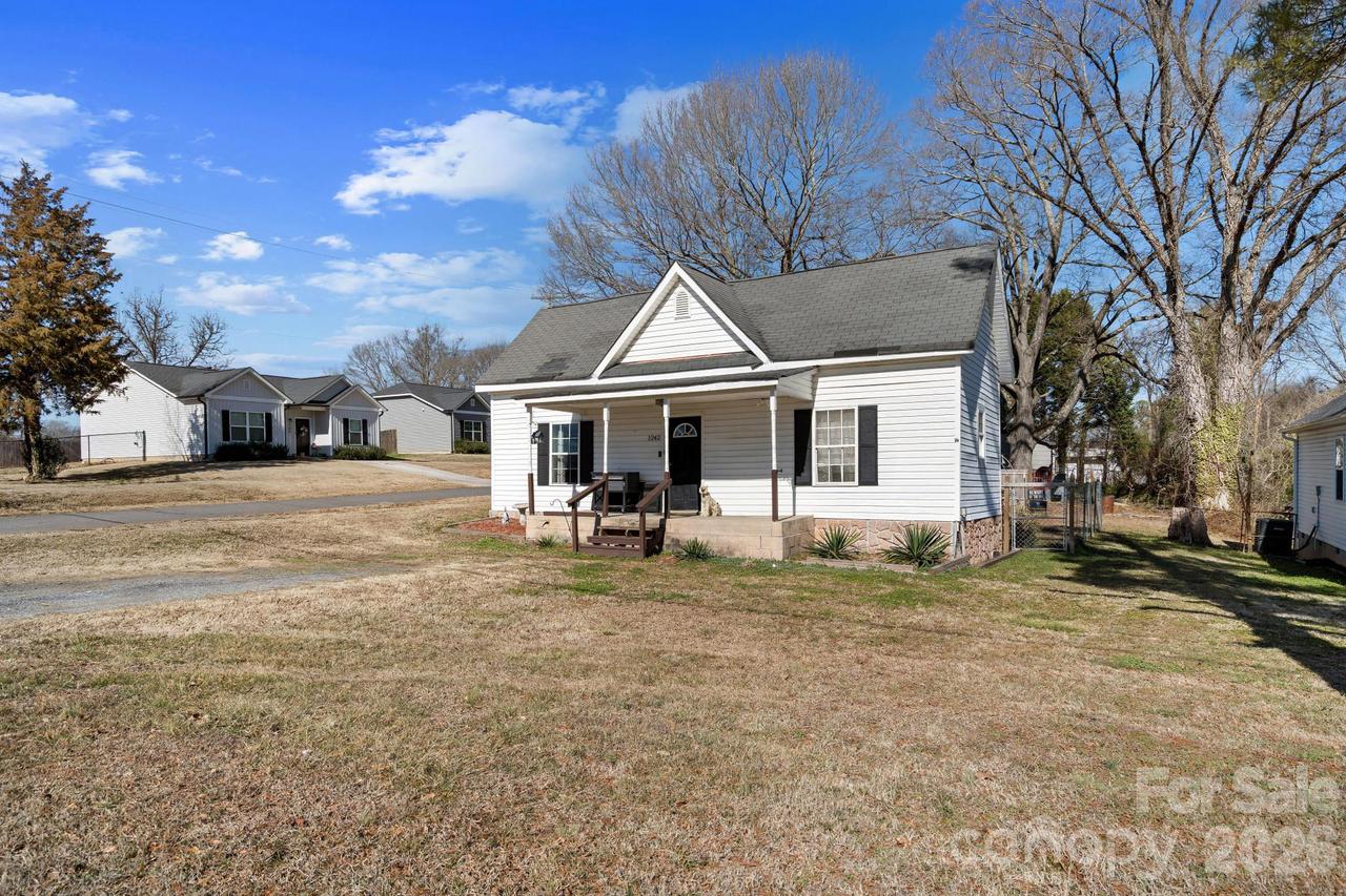 1242 W Airline Ave., Gastonia, NC 28052