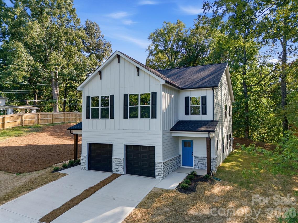 605 Coulwood Dr., Charlotte, NC 28214