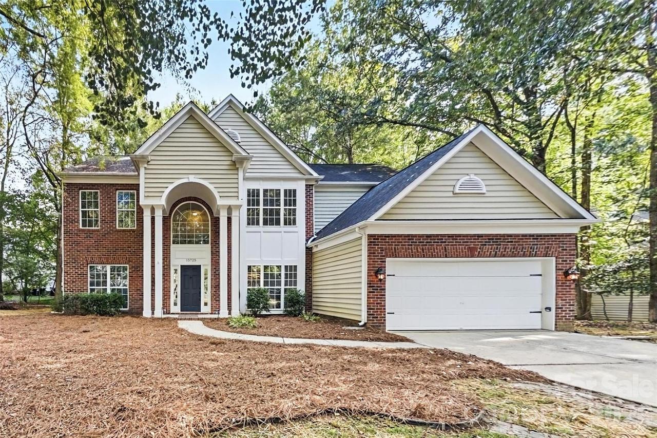 15725 Prestwoods Ln., Huntersville, NC 28078