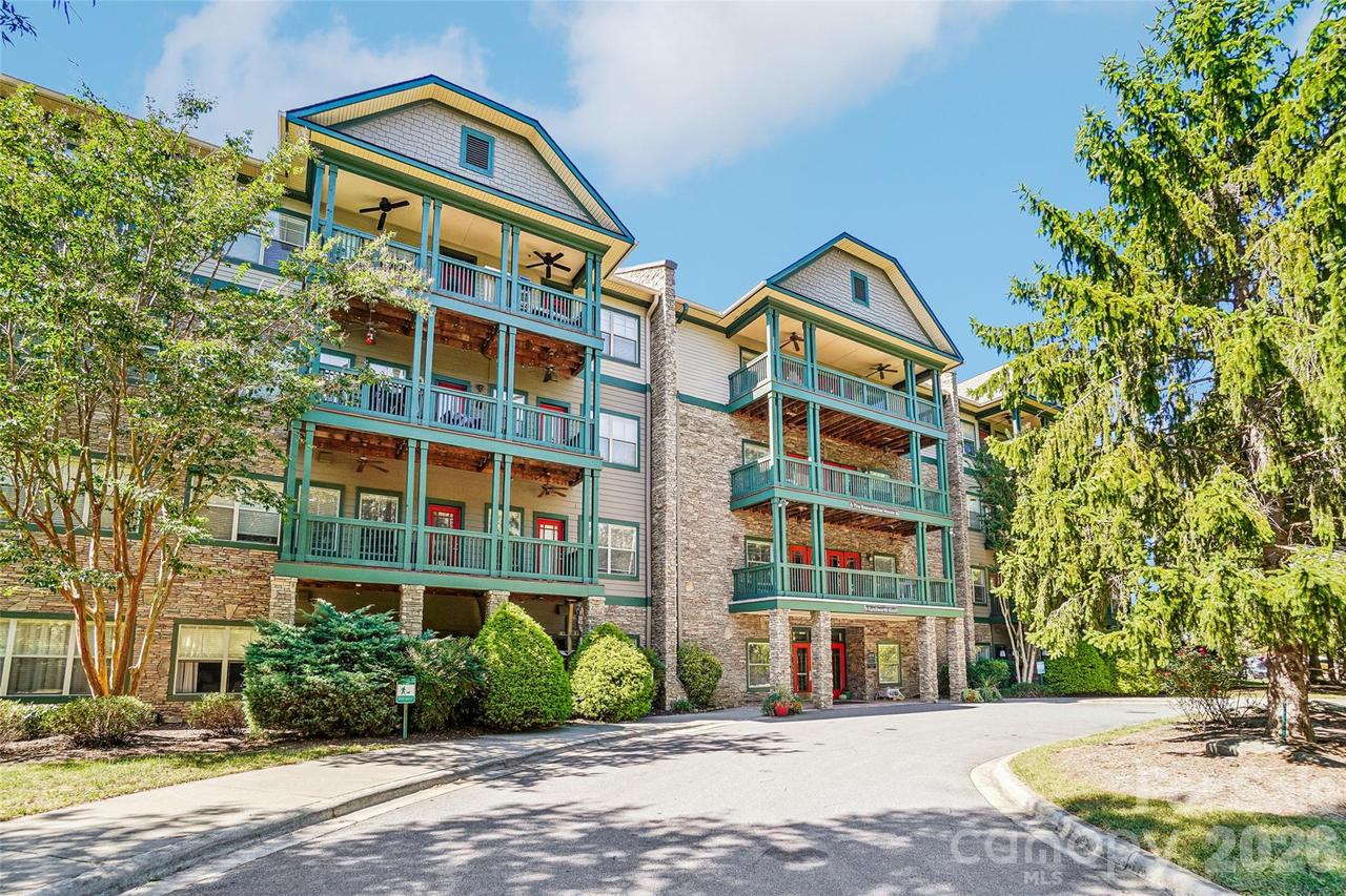 9 Kenilworth Knolls #201, Asheville, NC 28805