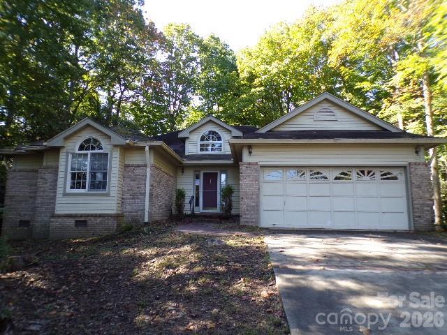 10 Governors Dr., Hendersonville, NC 28791