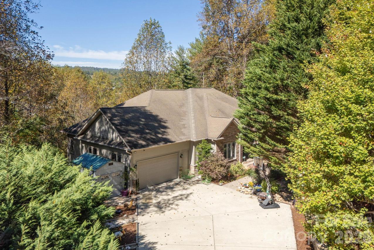 111 Cub Run, Flat Rock, NC 28739